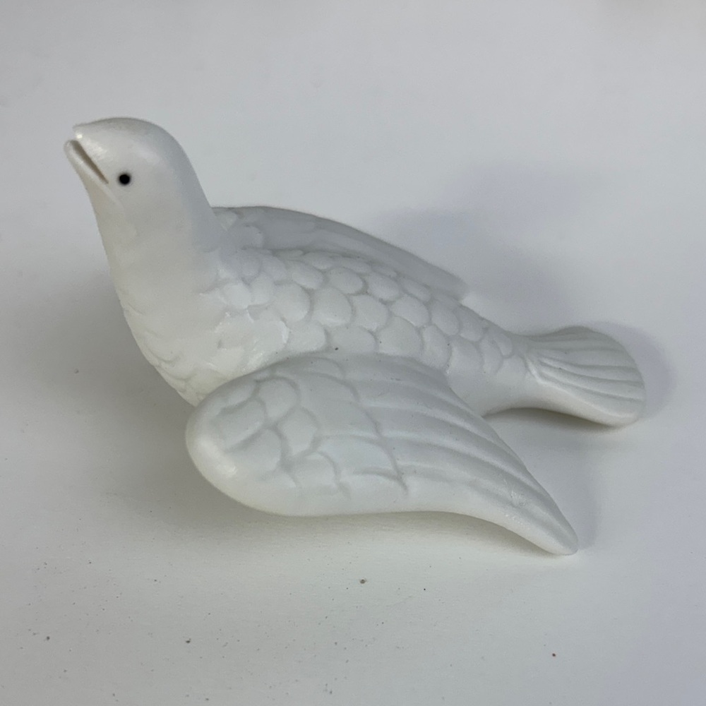 White Ceramic Bird Figurine, Vintage Lego’ White Dove Japan 3.25”